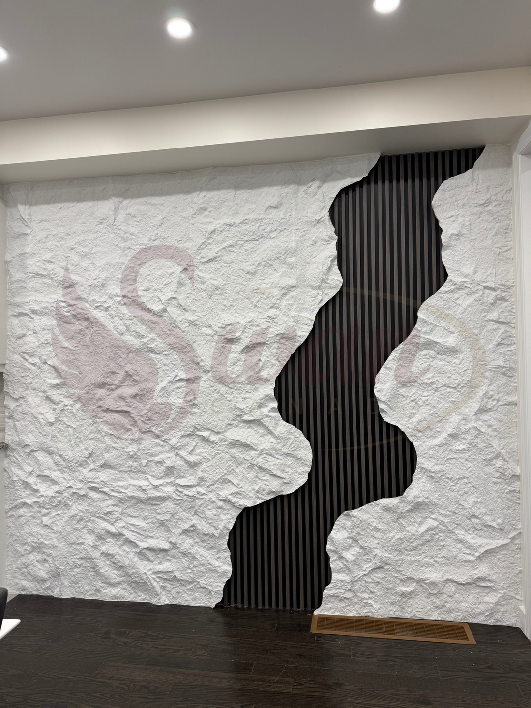 PU Faux Stone, Rough White Stone, 4 Boards, 2 X 9.5 Feet